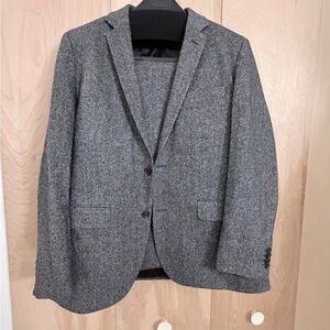 Gray flannel like suit lands end 42s 34 pants